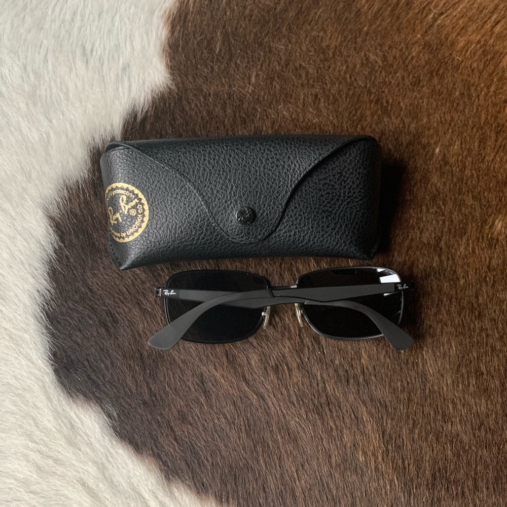 Ray-Ban Sunglasses - Picture 2 of 5
